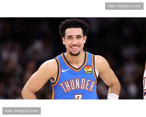 雷霆从76人交易获得后卫贾里德·麦凯恩，送出2026年火箭首轮签